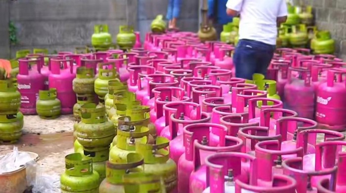 Polisi Bongkar Dua Lokasi Pengoplosan LPG di Bogor, Ratusan Tabung Disita